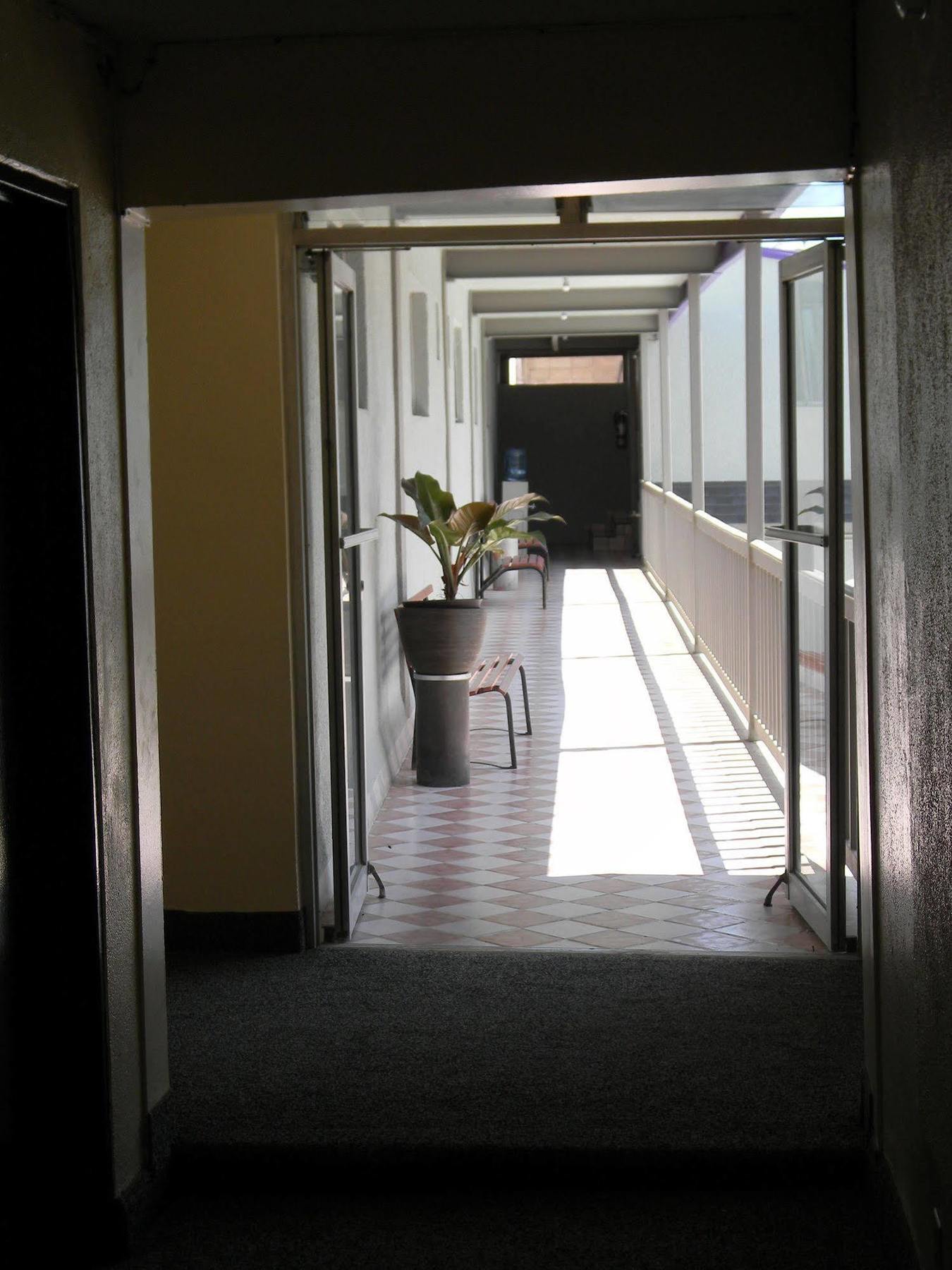 Hotel Plaza Hermosa Тихуана Экстерьер фото